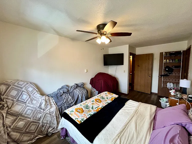 806 S State St — Photo 29