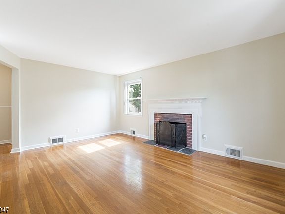 2nd image of 14 Shady Ln