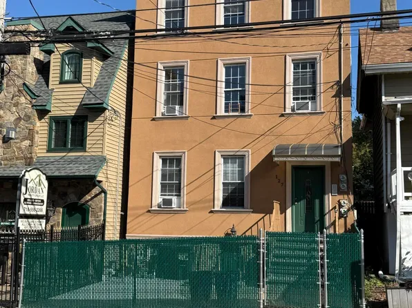 127 Lafayette Ave, Staten Island, NY 10301