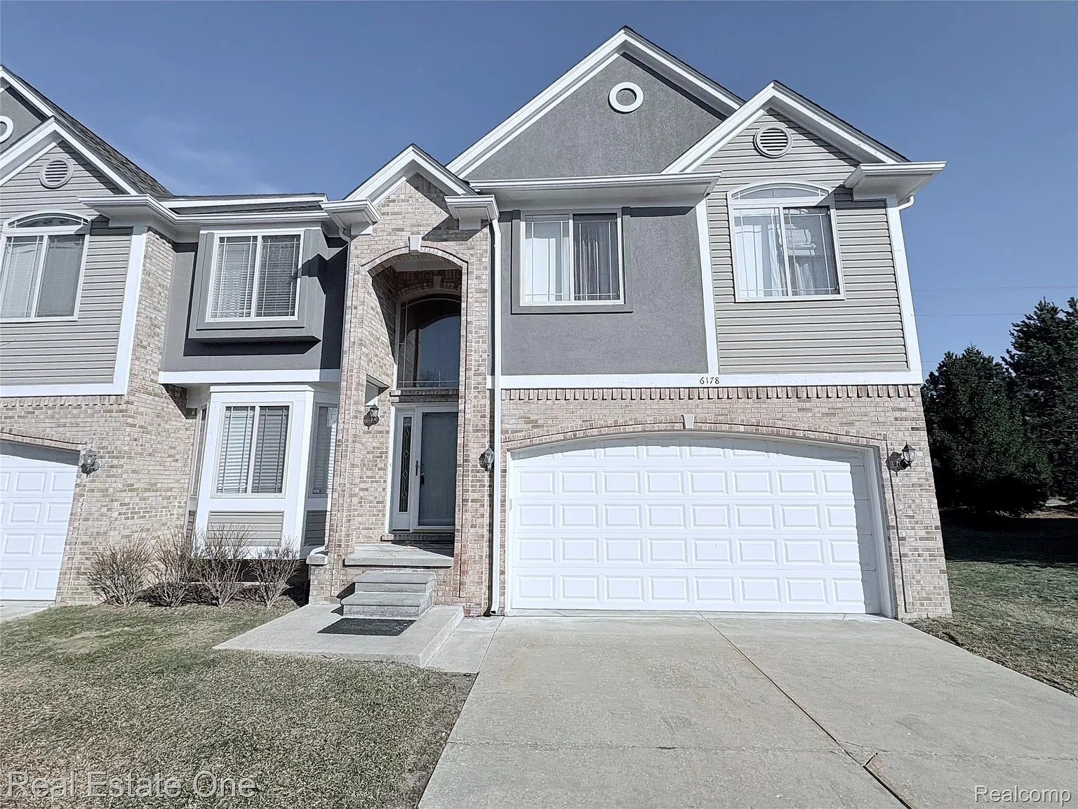 6178 Elarz Dr photo 1