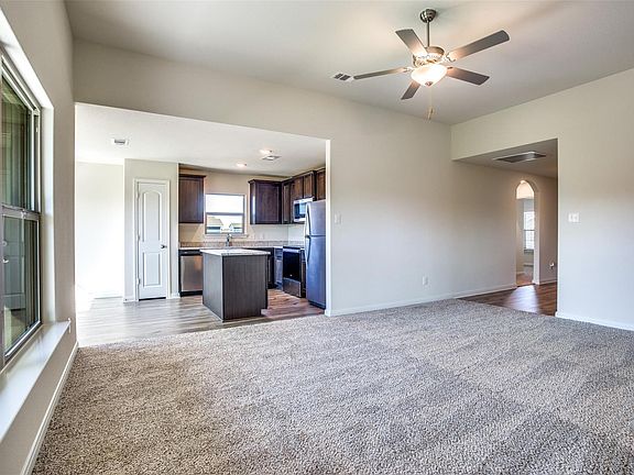 3rd image of 105 Lady Bird Ct
