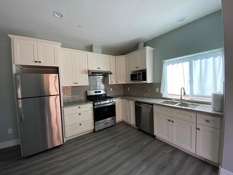 42847 Peachwood St — Photo 3