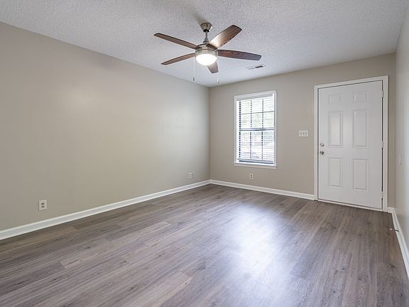 5th image of 139 Darlene Dr #A
