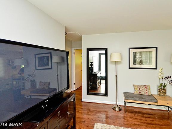 5th image of 6122 Hillview Ave