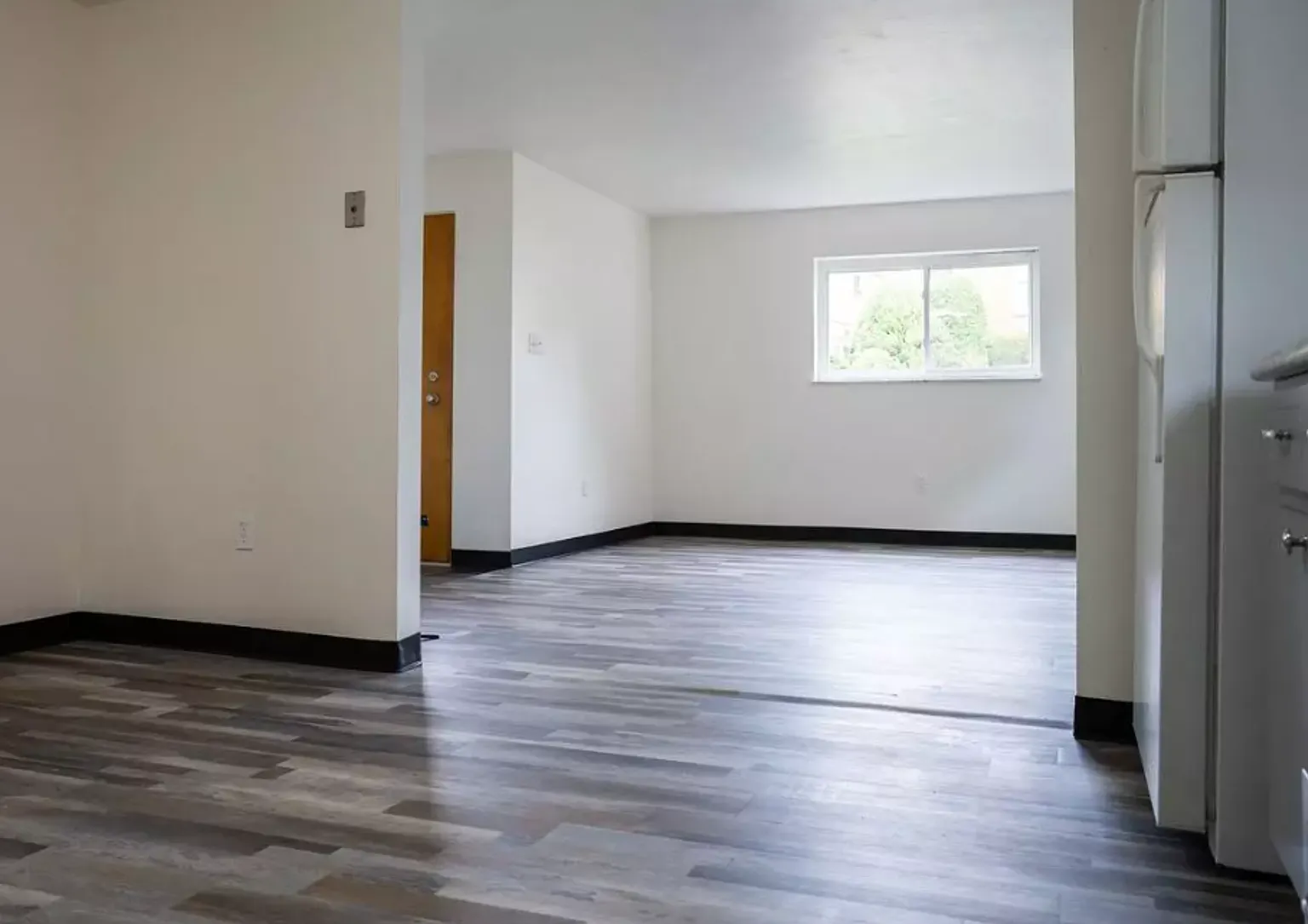 Eastwood Apartments — Photo 2
