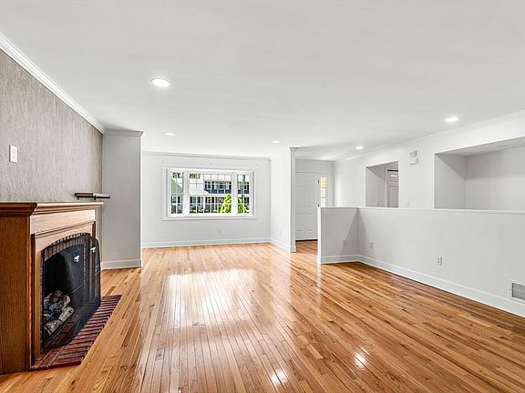 2nd image of 5 Marsden Ct