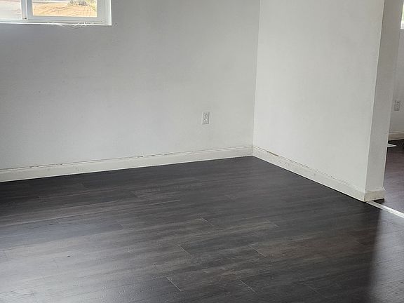 4th image of 4302 S Cedar St #4302