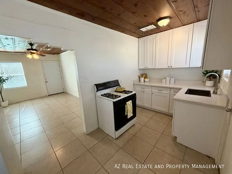 925 E Turney Ave #3 — Photo 3