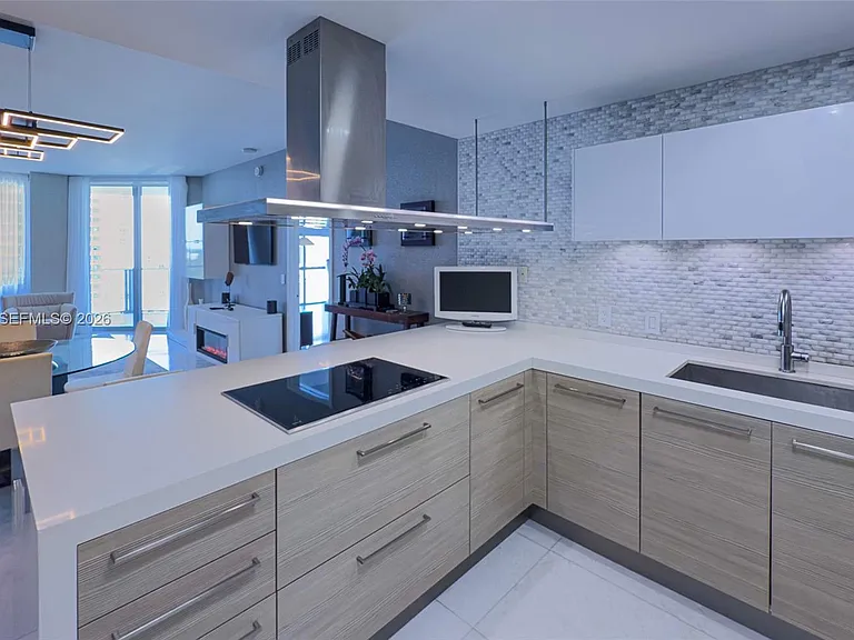 17111 Biscayne Blvd #1705 — Photo 12