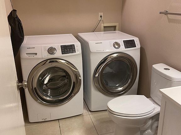 4th image of 4163 White Pine Ave #4-2