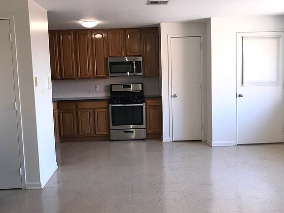 2nd image of 1665 Bedford Ave #2F