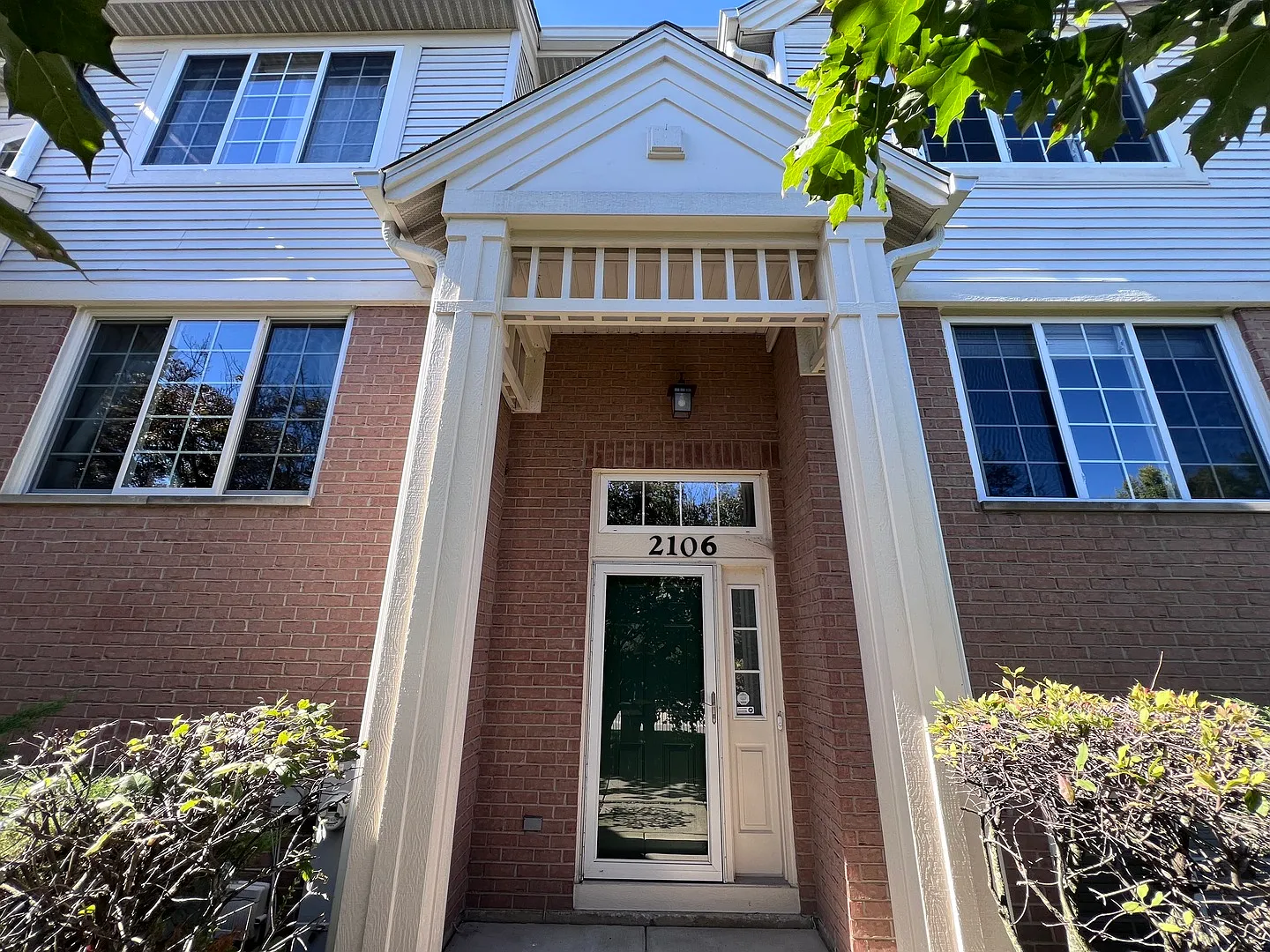 2 bed, 2.5 bath, 1804 sqft, $2,600 — Photo 1