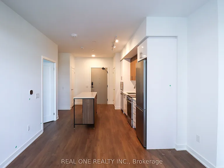 5105 Hurontario St #617 — Photo 14