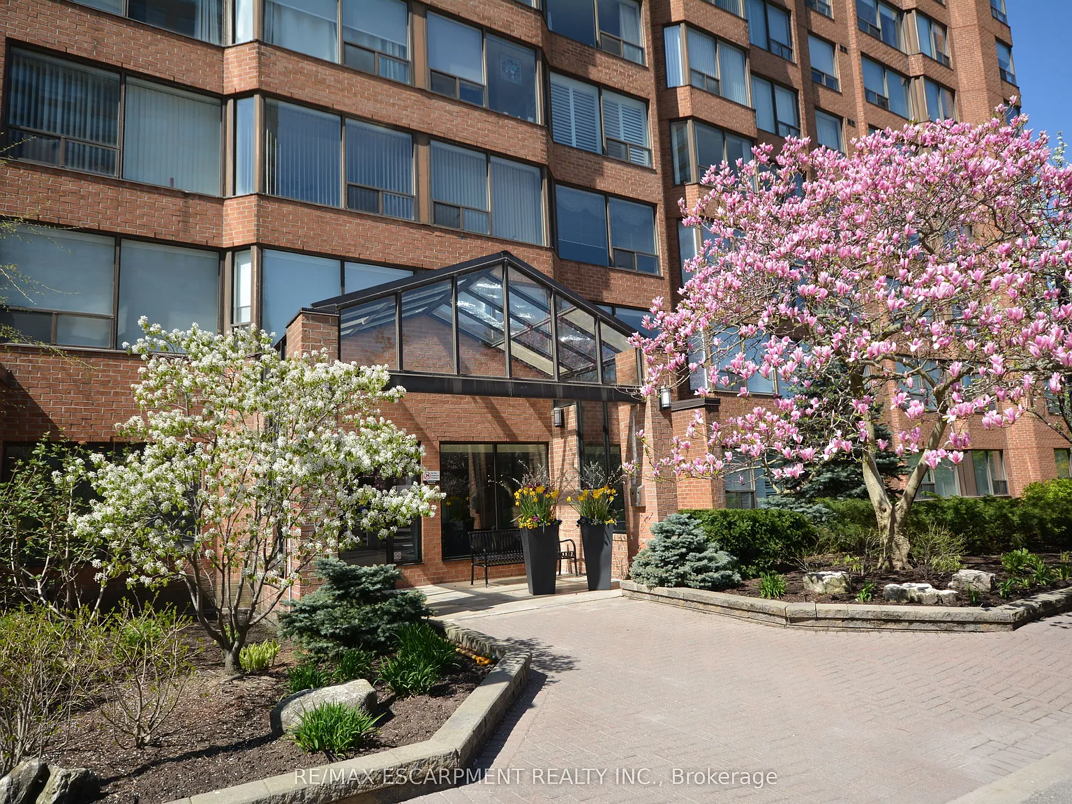 2 bed, $2,650 — Photo 2
