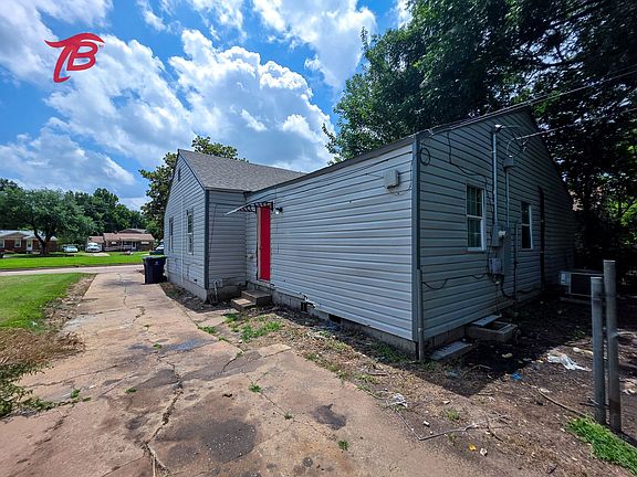 3rd image of 1153 Windemere Ave