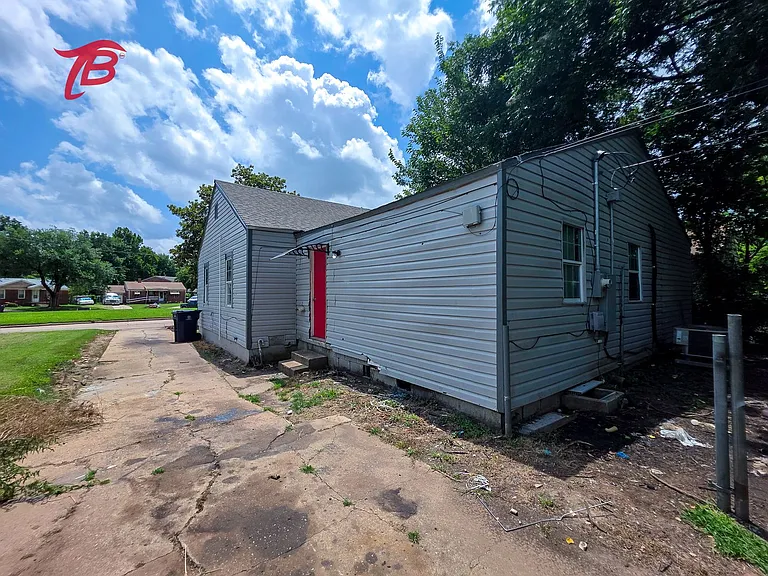 1153 Windemere Ave — Photo 3