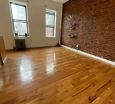 5th image of 561 E 26th St #3F