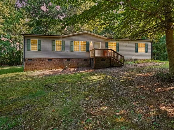 581 Candy Creek Rd, Reidsville, NC 27320