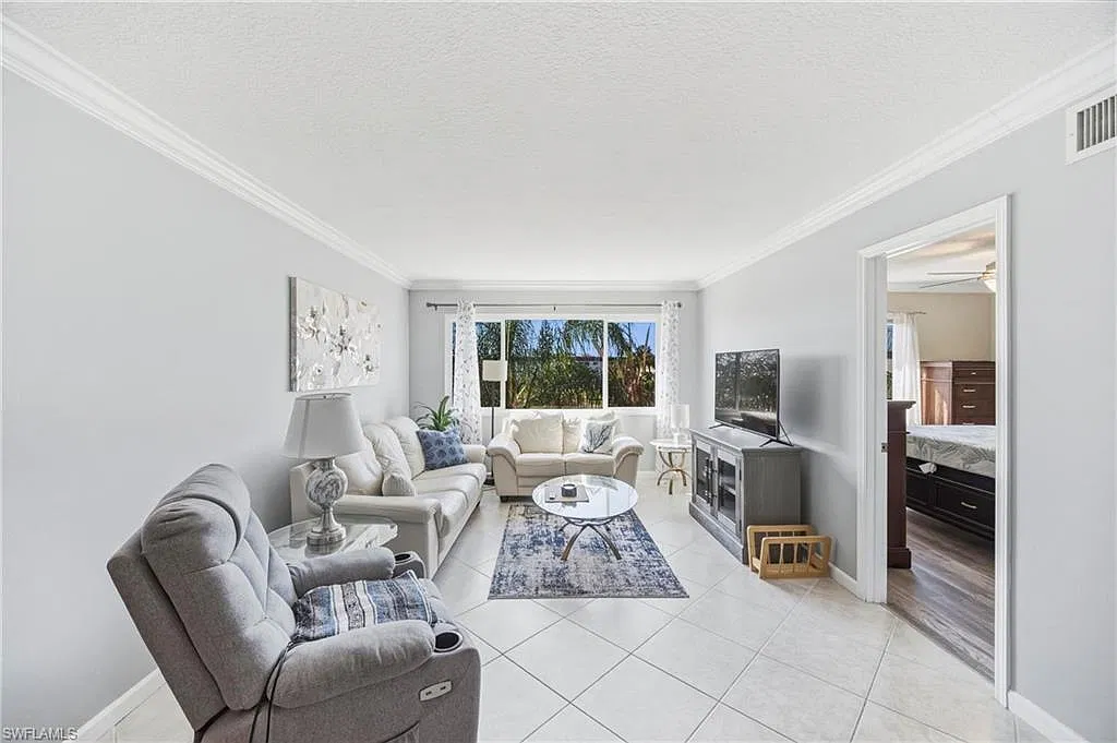 2 bed, 2.0 bath, 1000 sqft, $1,600 — Photo 1