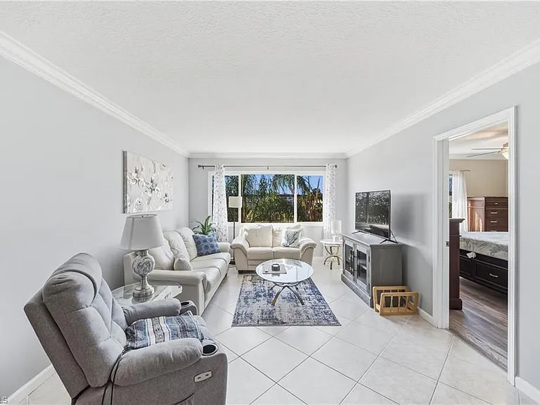 1010 Manatee Rd #B304 — Photo 2