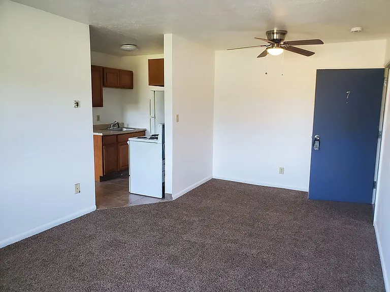 5058 Broadway — Photo 26