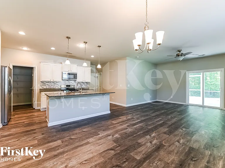 301 Mincy St — Photo 2
