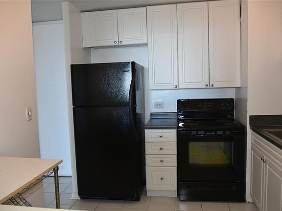 5th image of 1636 N Wells St APT 2109