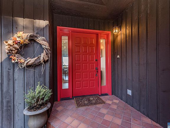 4th image of 647 Vista Del Mar Dr