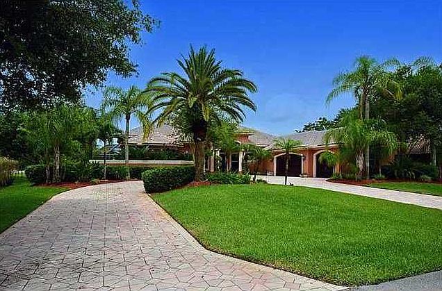 1st image of 8111 Falls Ln