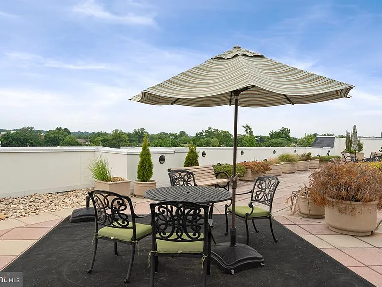 1115 Cameron St #101 — Photo 30