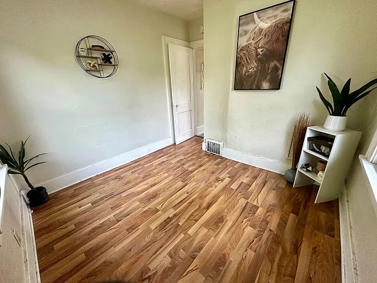 652 Conger St — Photo 10
