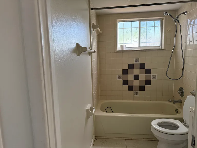 995 Beach Breeze Dr — Photo 11