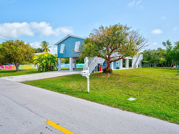 2nd image of 937 Loggerhead Ln