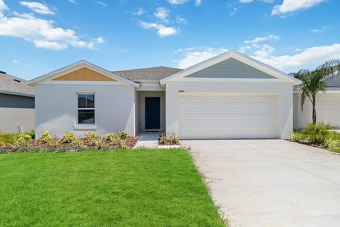 3 bed, 2.0 bath, 1420 sqft, $2,149 — Photo 1