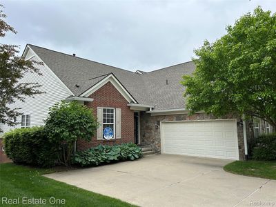 748 Knolls Landing Dr, Milford, MI, 48381