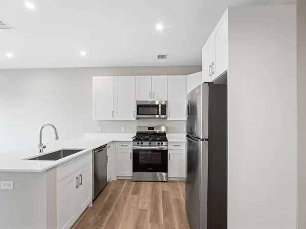 475 Communipaw Avenue image 1 of 37