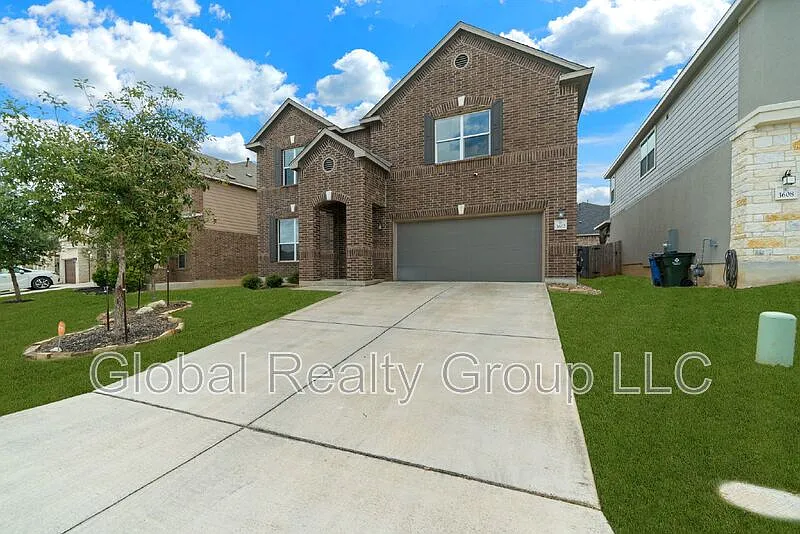 3 bed, 2.5 bath, 2779 sqft, $2,495 — Photo 3