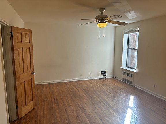 2nd image of 3123 47th St APT 2C