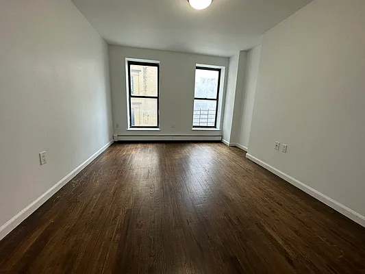 Rented by Oxford Property Group | media 12