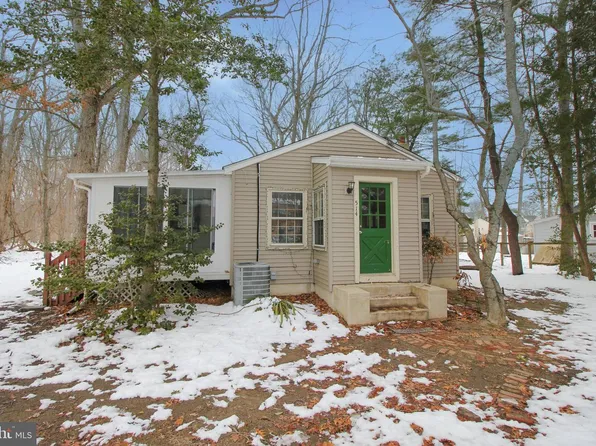 514 Hartford Rd, Mount Laurel, NJ 08054