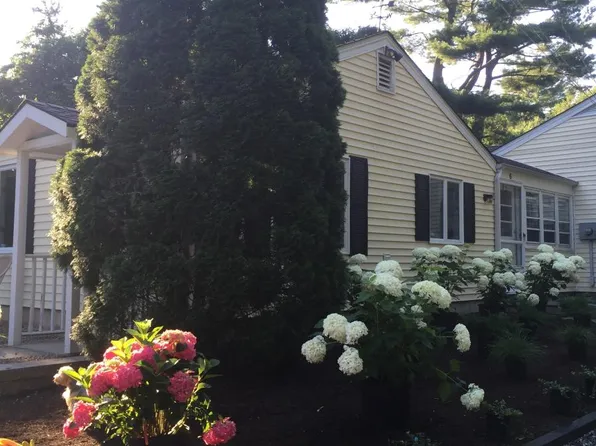 10 Hogan Trl, Westport, CT 06880