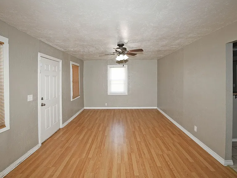 3905 S Tyler St — Photo 10