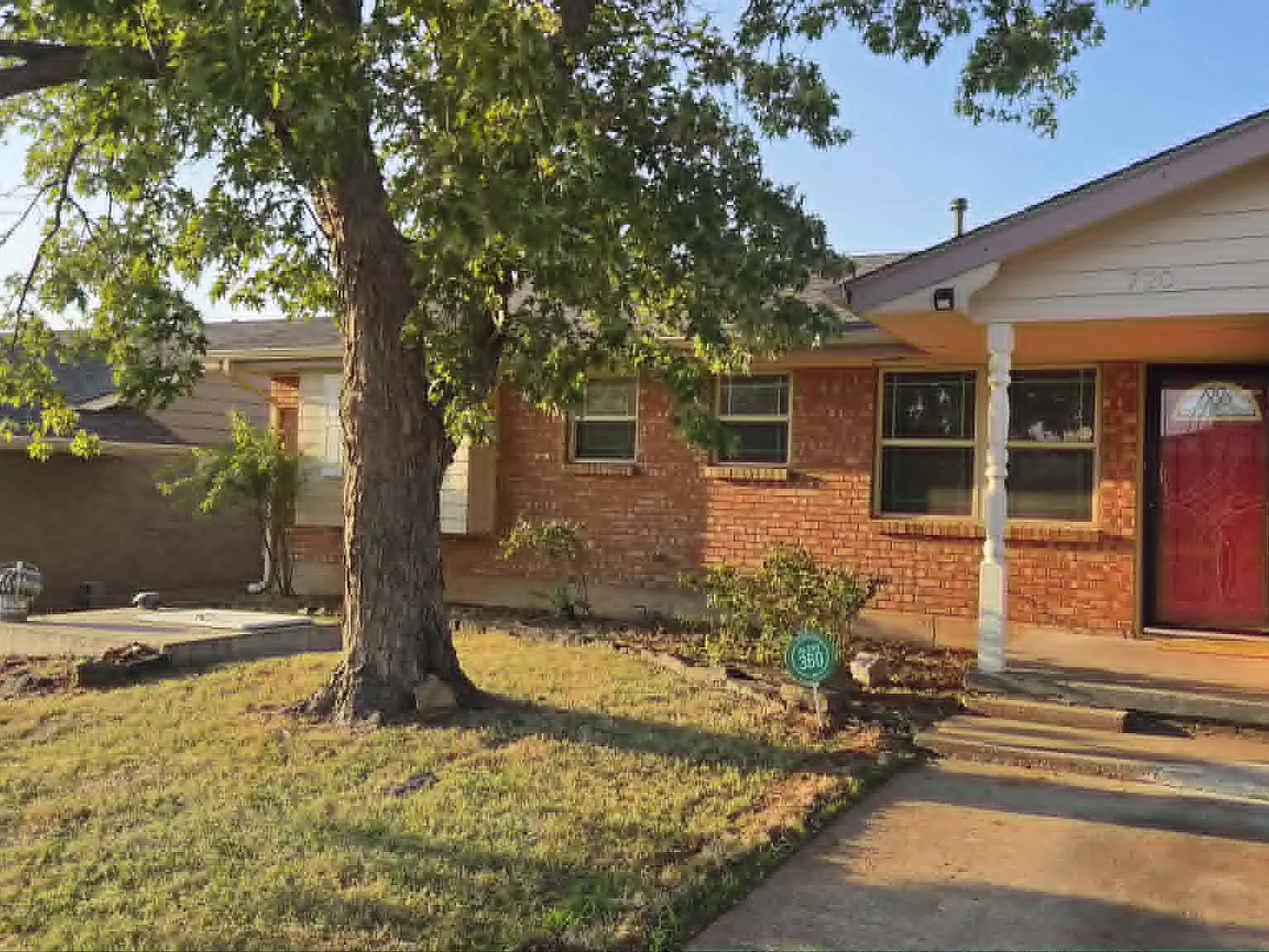 4 bed, 1.5 bath, 1234 sqft, $1,650 — Photo 2