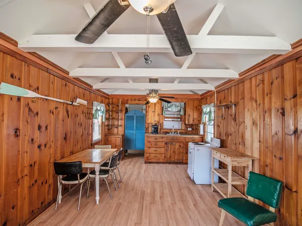 40 Smith Avenue, Hampton, NH 03842