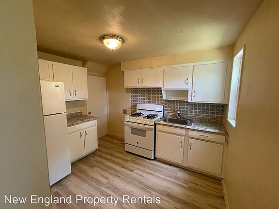 2nd image of 425 Elias Dr