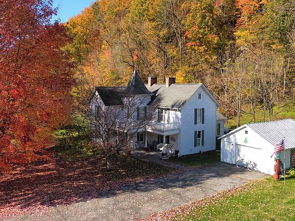 3rd image of 21786 Monroe Rd
