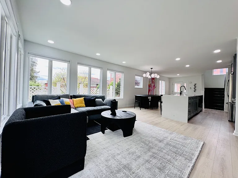 323 Gross St — Photo 10