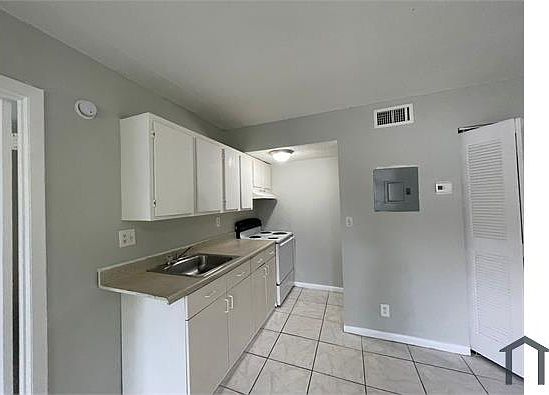 3rd image of 4321 NW 19th St APT 7