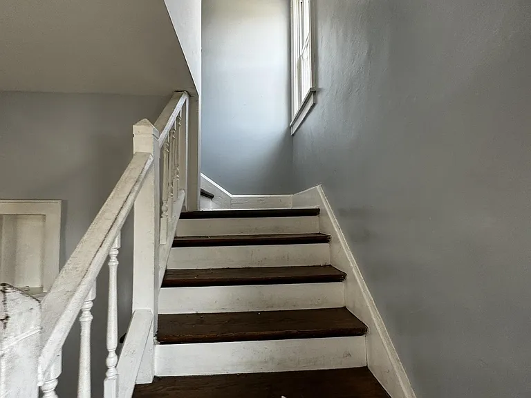 425 Eagle School Rd — Photo 9