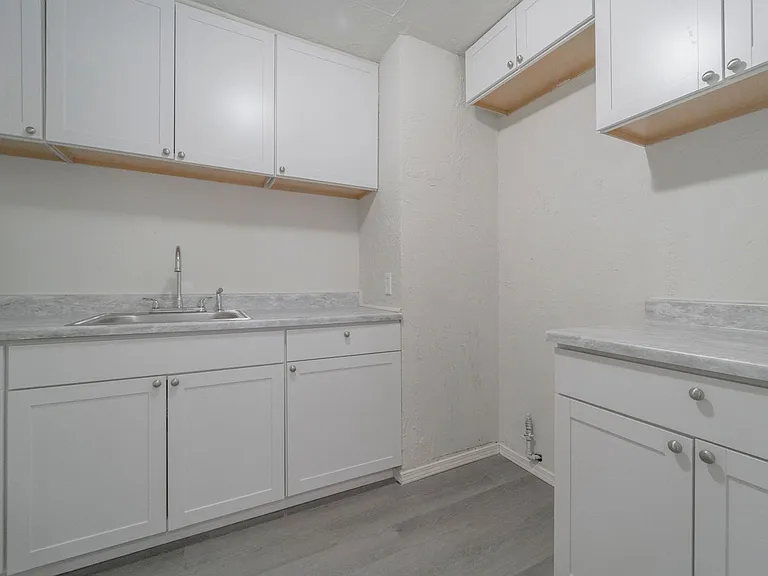 2113 NE 17th St — Photo 9